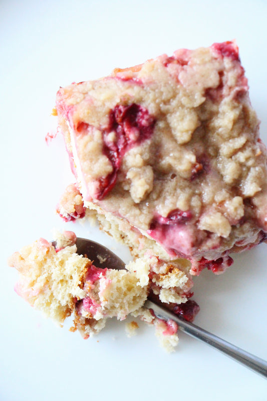 ZWETSCHGENKUCHEN MIT STREUSSEL - MEDIA PORCIÓN